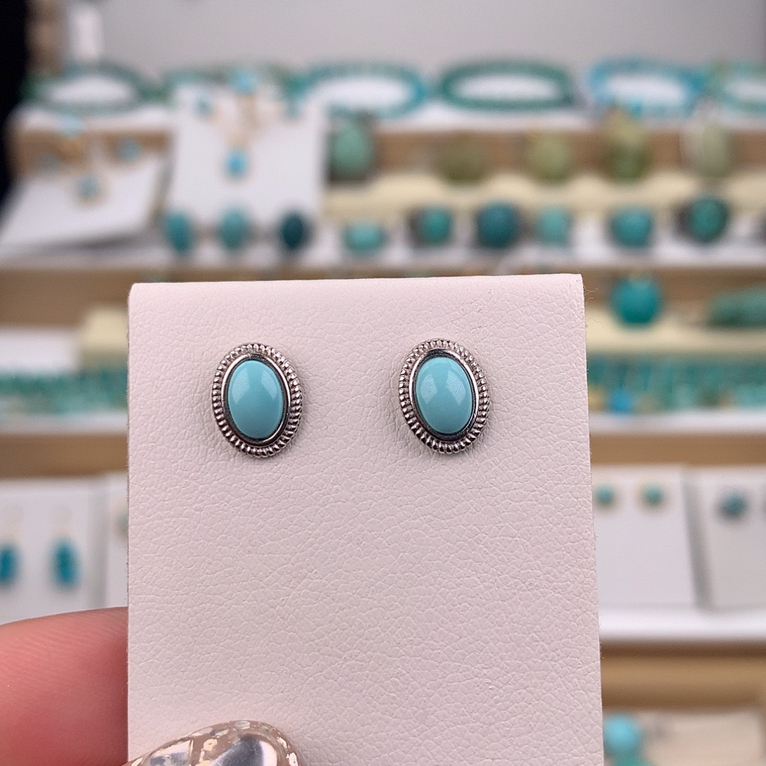 绿松石未镶嵌耳饰