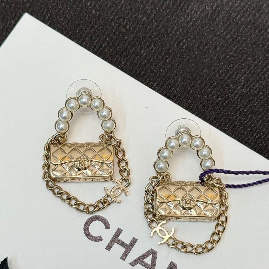 95新 Chanel/香奈儿 Chanel 金色CF包包珍珠链条耳钉/668200379