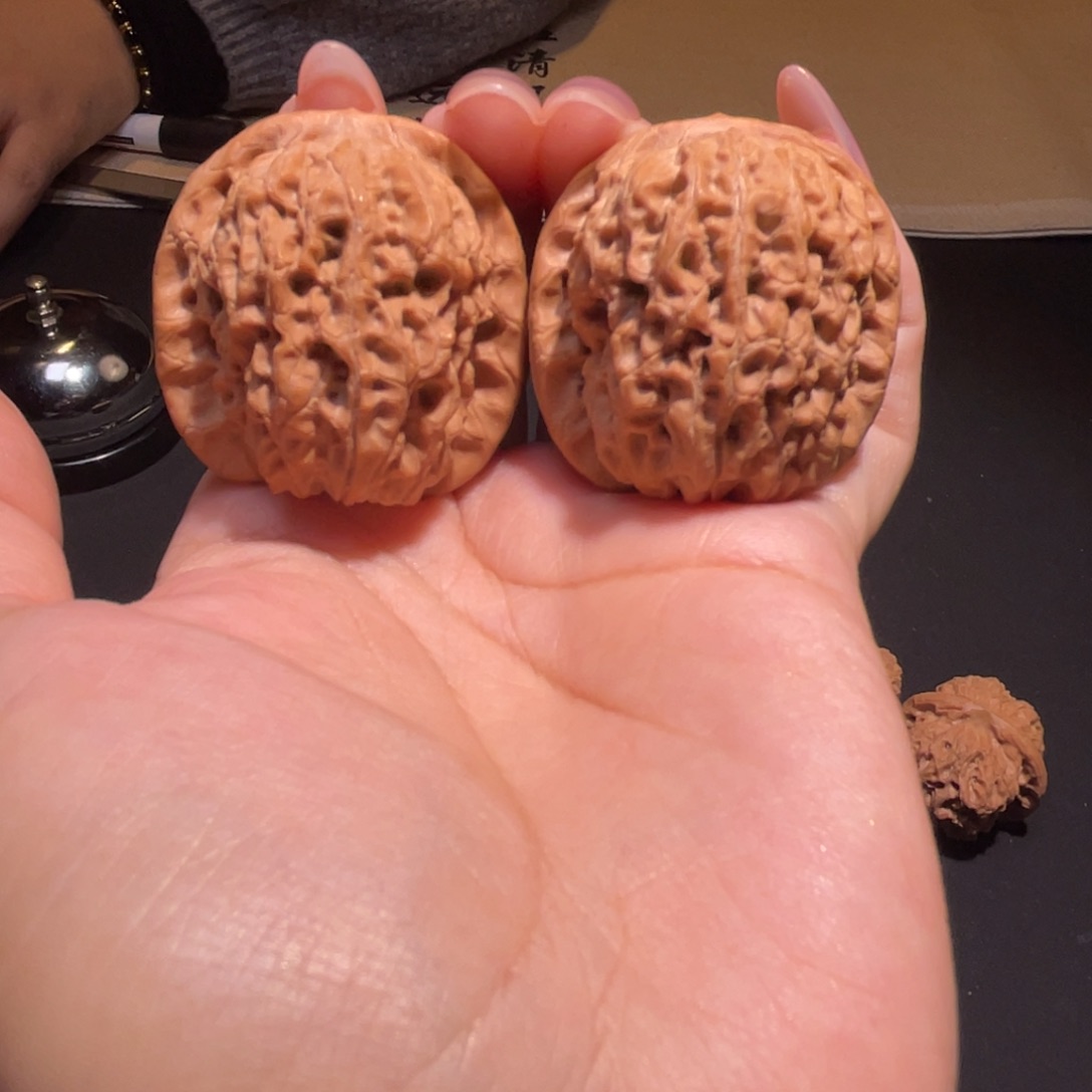 把件文玩核桃38左右血麒麟