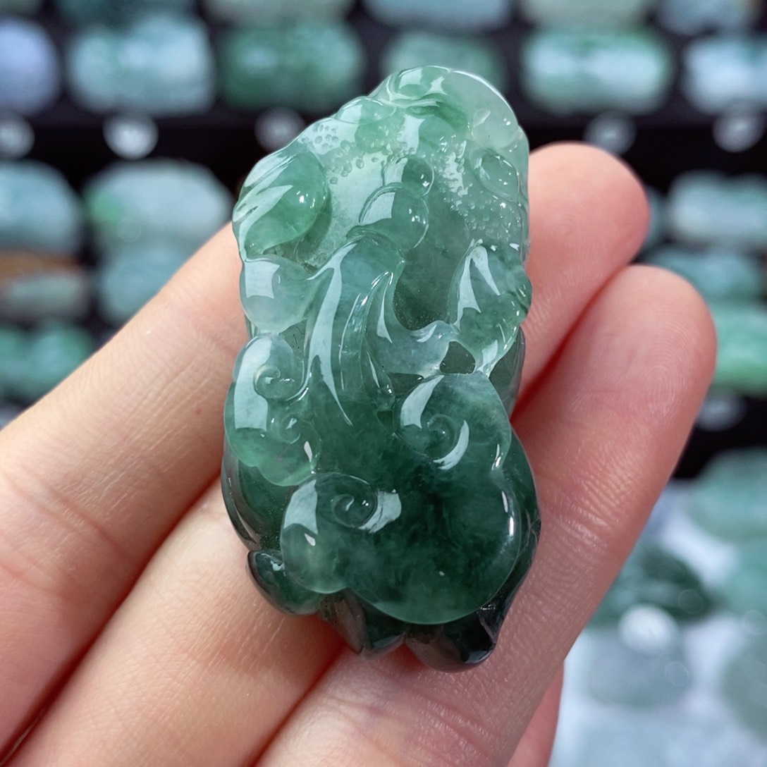 翡翠颈饰未镶嵌天然