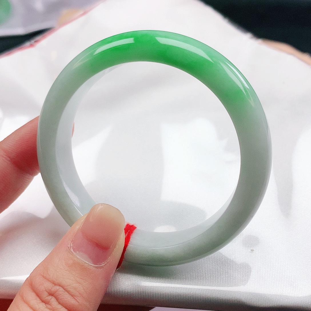 翡翠手镯未镶嵌52圈2506