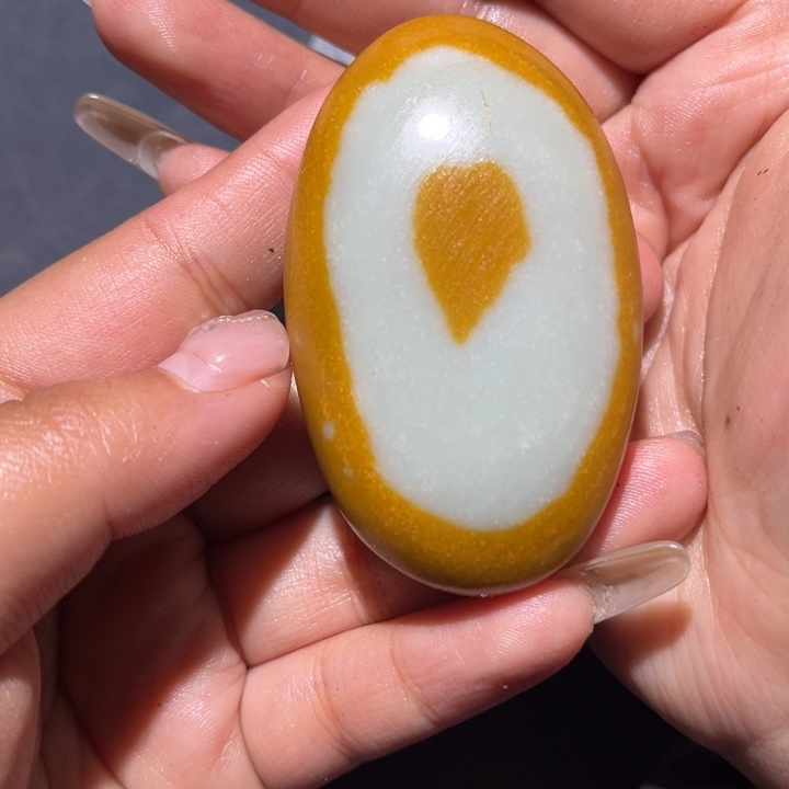 和田玉（糖玉）未镶嵌珠宝奇石