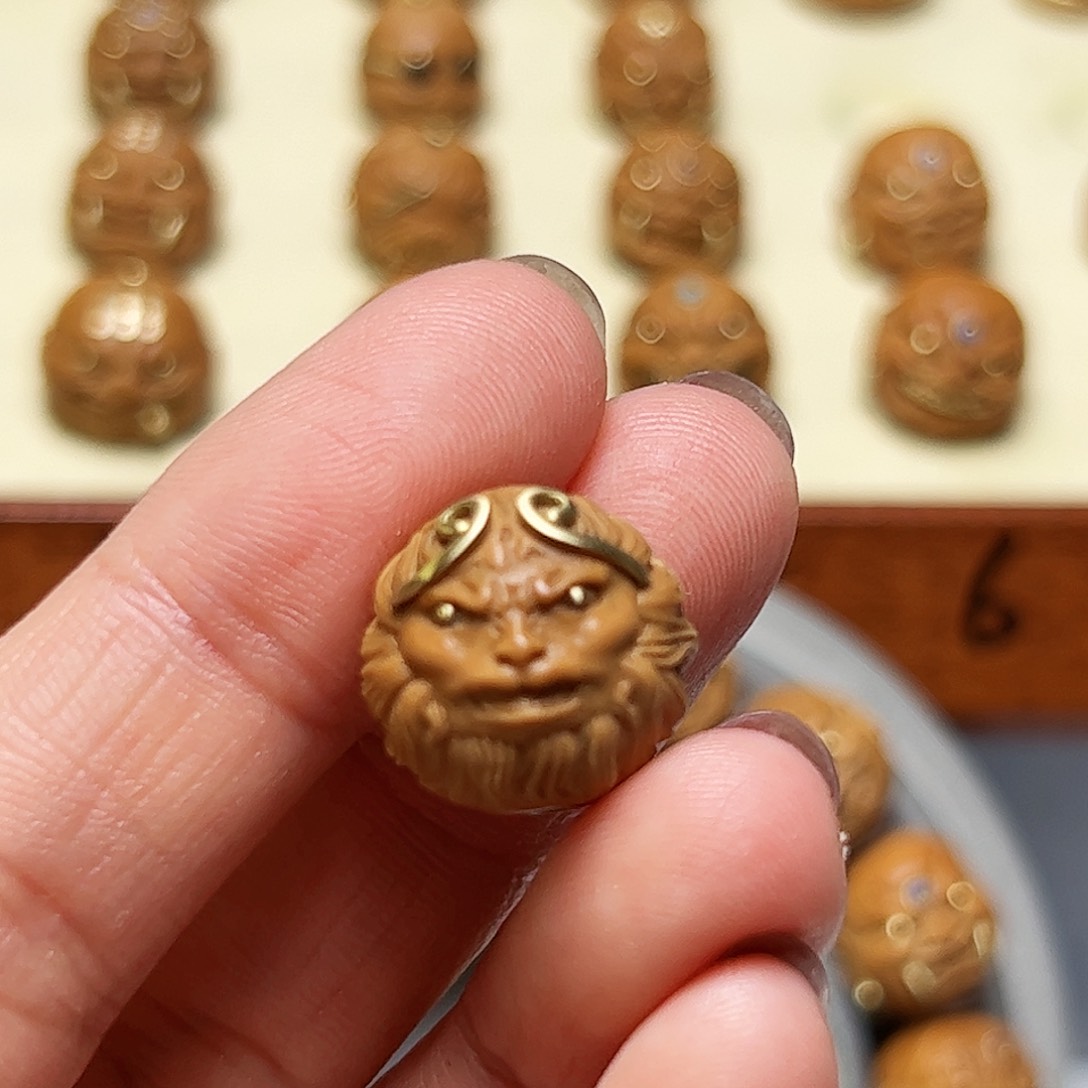 猴头核桃把件悟空