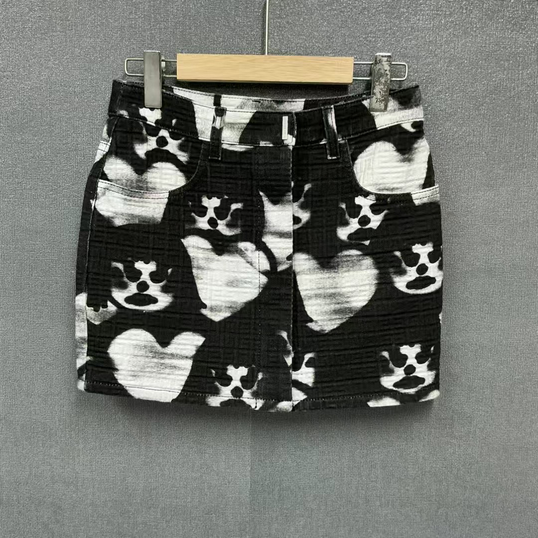 未使用 Givenchy/纪梵希 满印4Glogo CHITO牛仔短裙/34、36码/0537