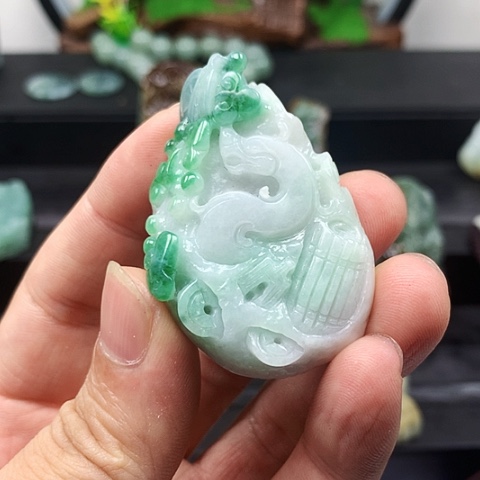 翡翠未镶嵌颈饰夏*、缅甸翡翠八破图