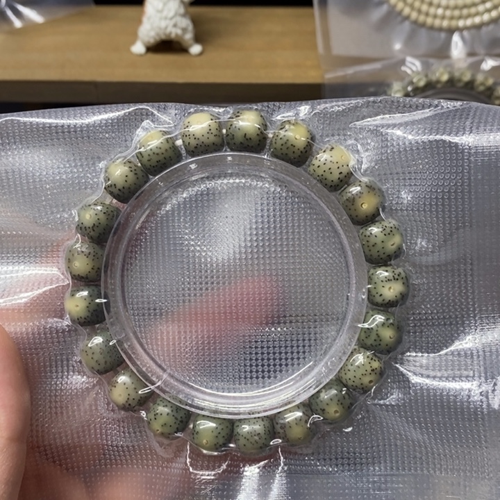 手串星月菩提石玉料绿包白11/10火烧云