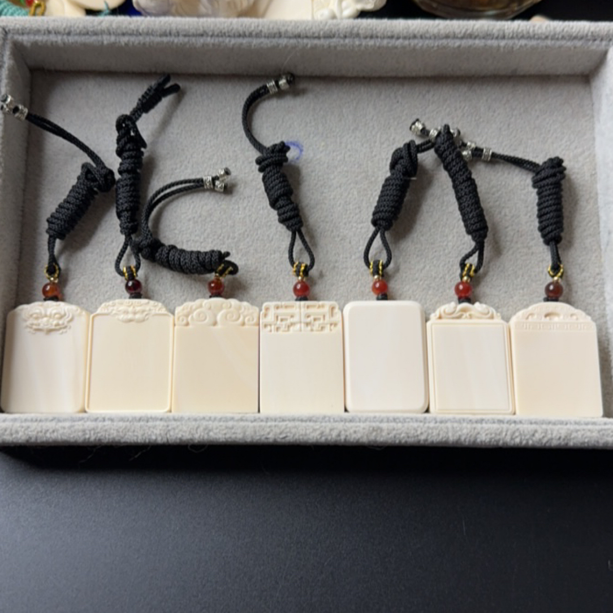 猛犸牙40*30*10无事牌