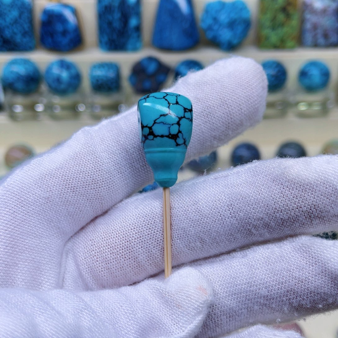 绿松石未镶嵌颈饰