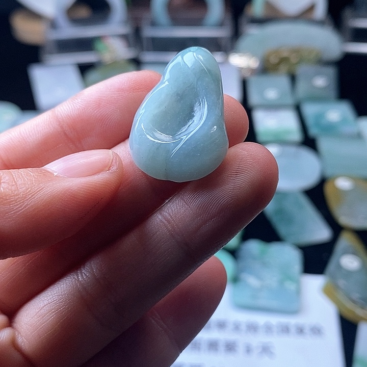 翡翠未镶嵌挂件翡翠的