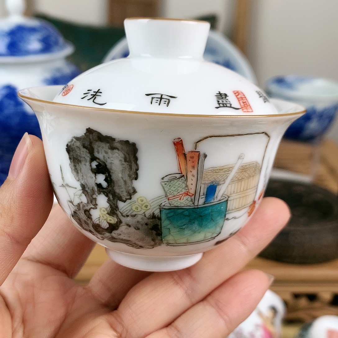 粉彩手工花卉盖碗