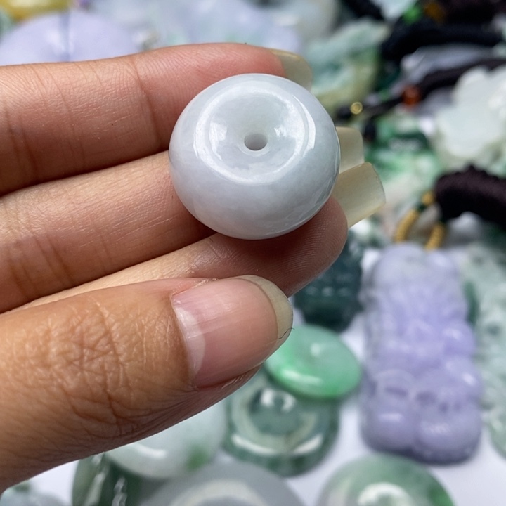翡翠颈饰未镶嵌天然翡翠