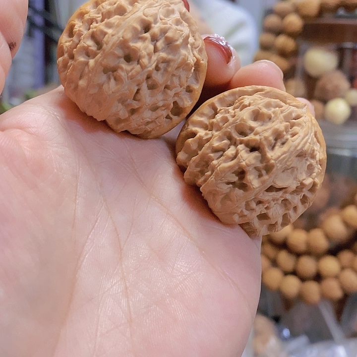 【闪购商品】文玩核桃把件39白狮子