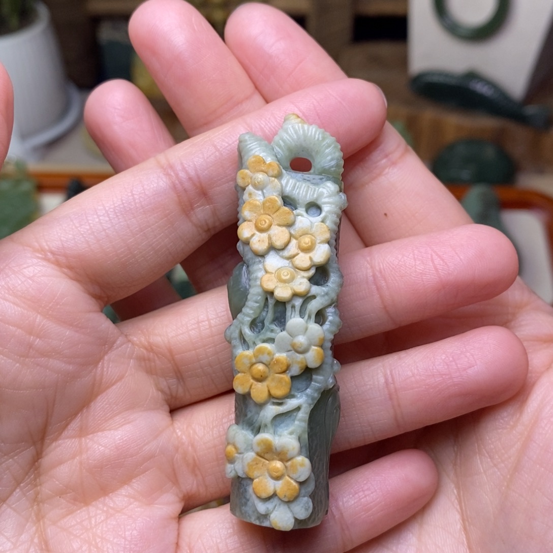 盛***国岫岩河磨玉（透闪石质玉）未镶嵌挂件