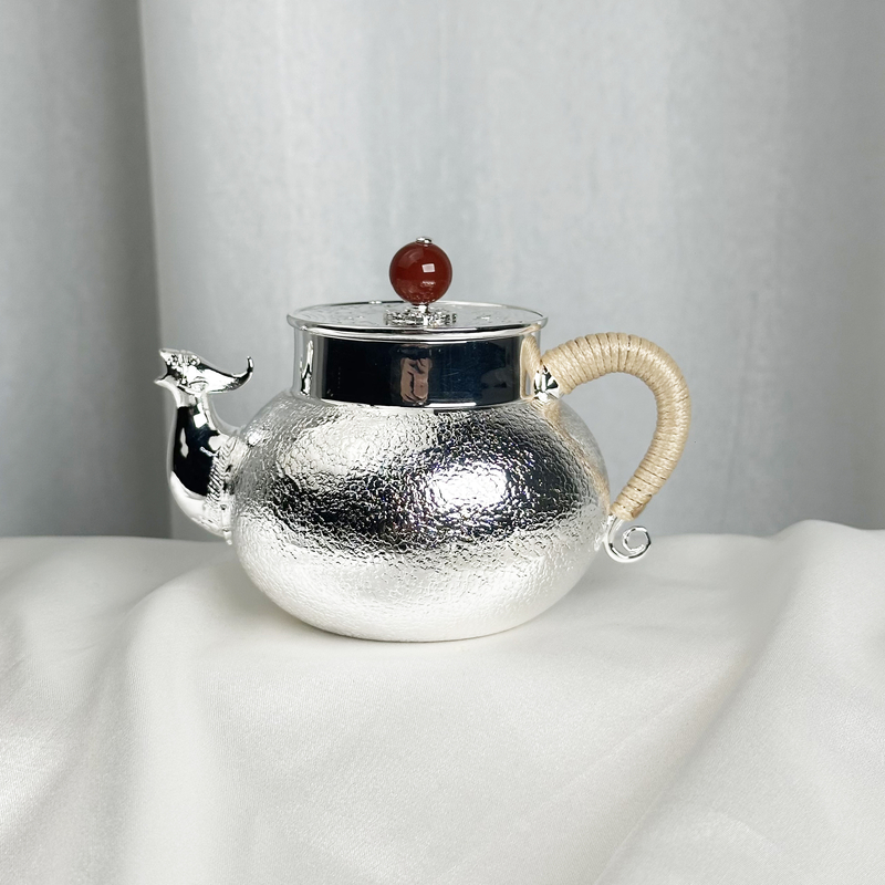 手工锻打雪花纹兽嘴泡茶壶