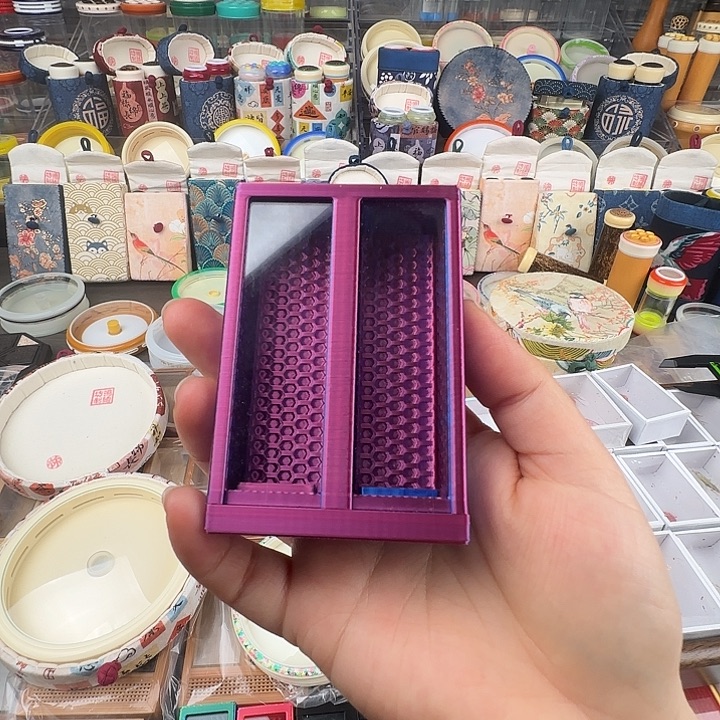 蟋蟀蓝紫色双格竹蛉盒一个……