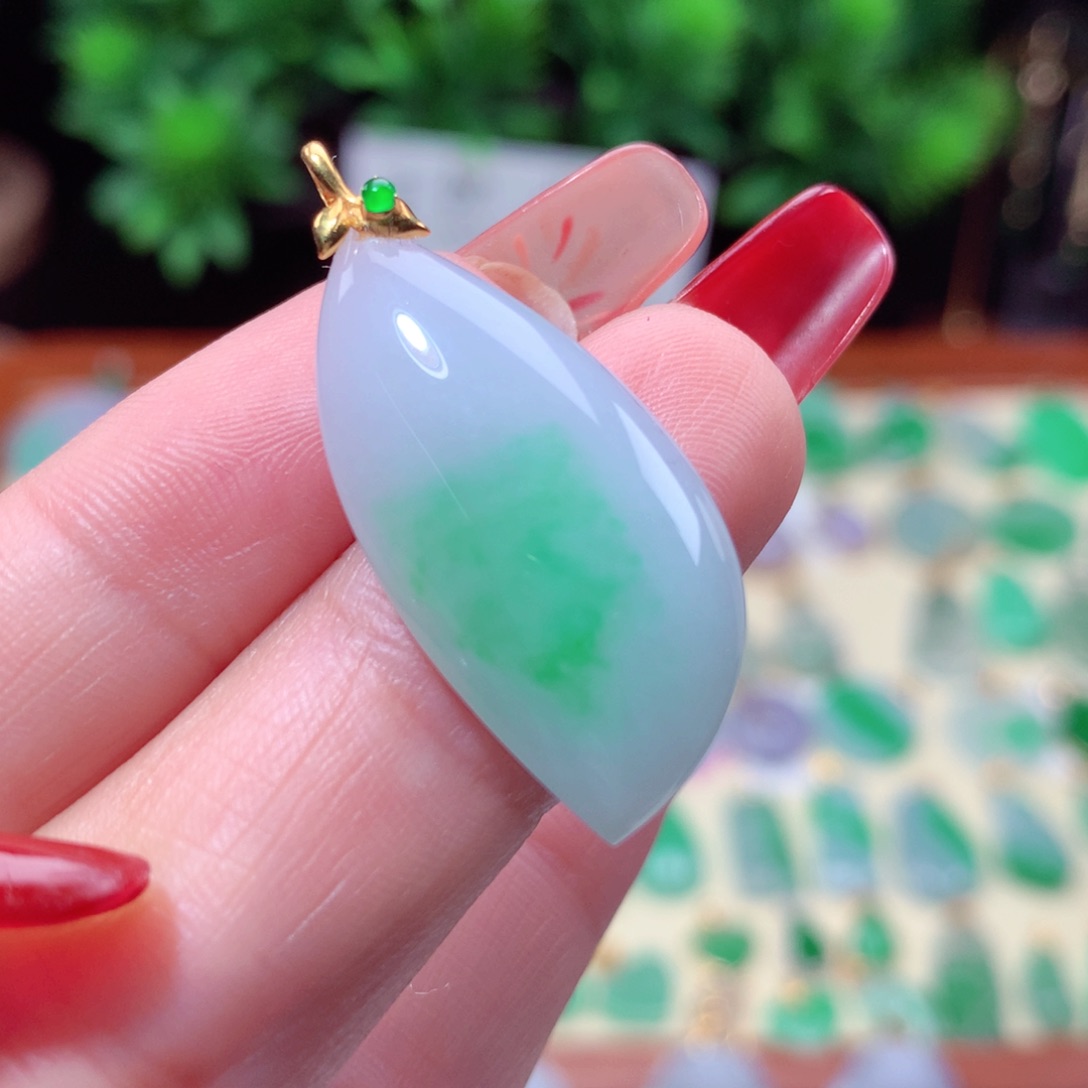 翡翠吊坠(不含链)18K金镶嵌