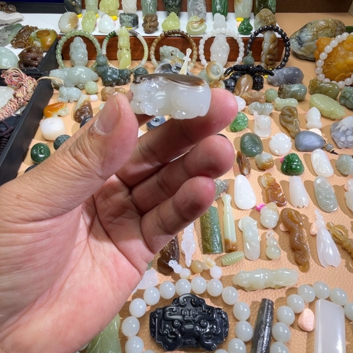 和田玉颈饰未镶嵌R***r定制款