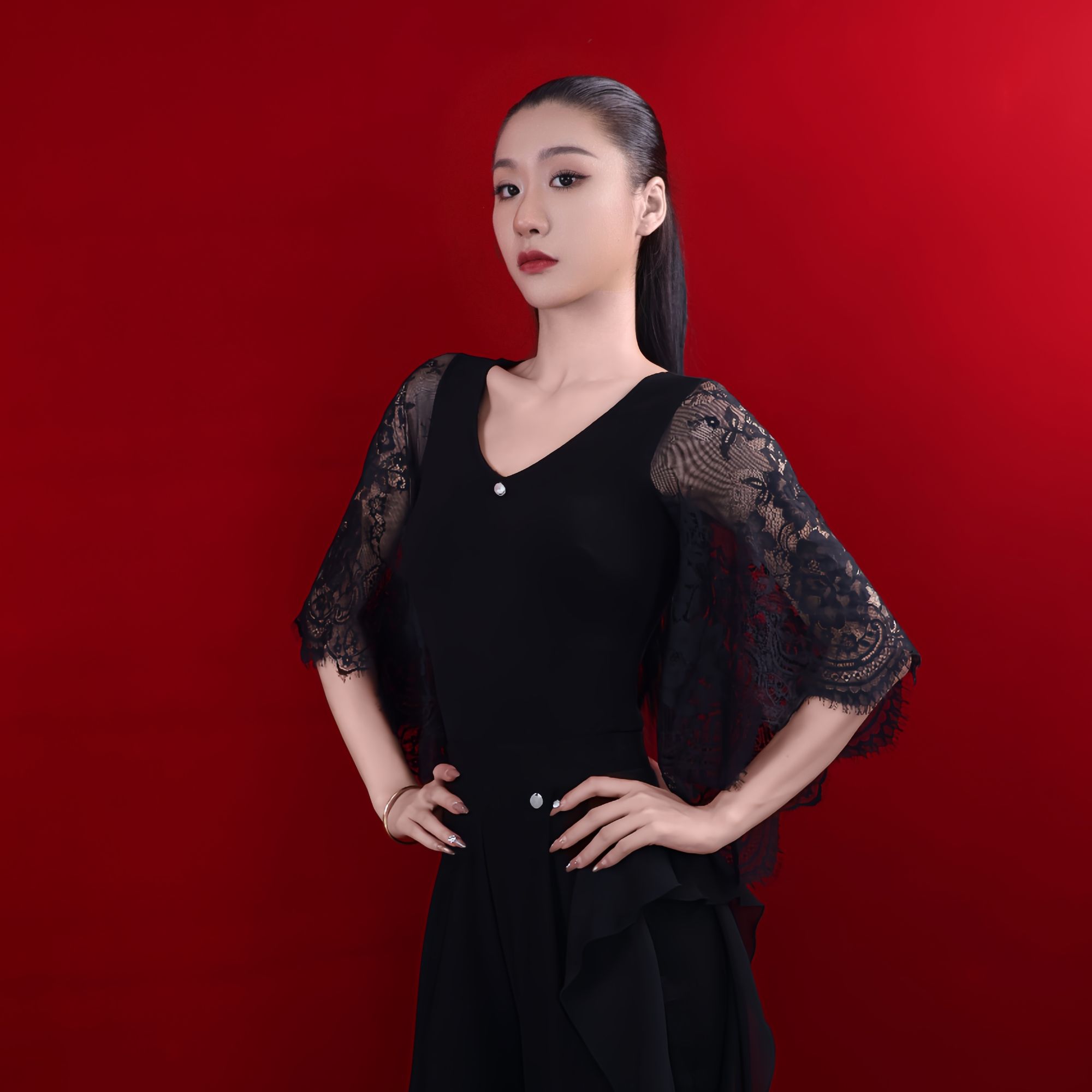 Tina舞服 新款蕾丝袖 不规则珍珠V领气质显瘦上衣 国标舞服A02