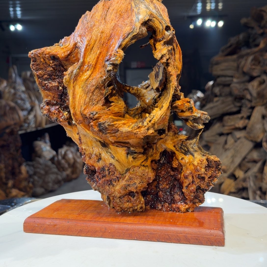 一***衣木王一刀琥珀木摆件62