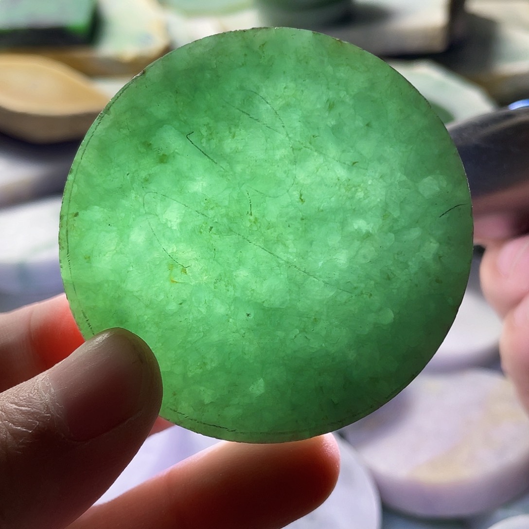 翡翠颈饰未镶嵌毛料55