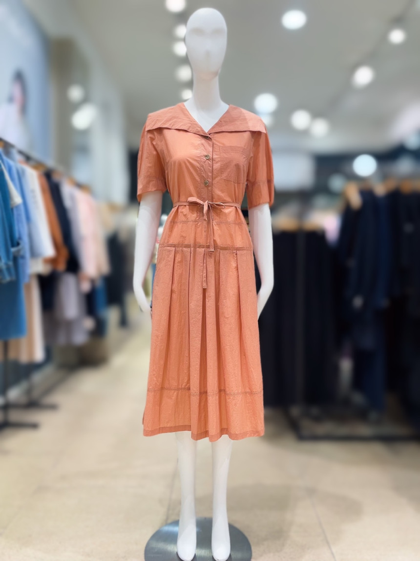 闪闪兒 on&o*n海军领气质职场风纯色连衣裙88003