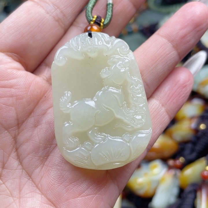 和田玉颈饰未镶嵌