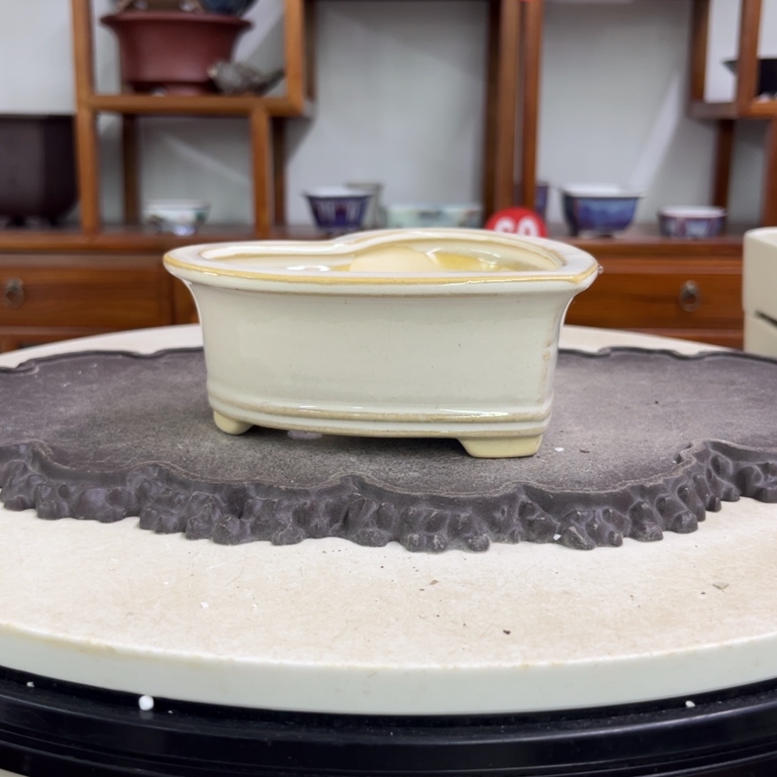 紫砂花盆瑕疵有磕6-14。。