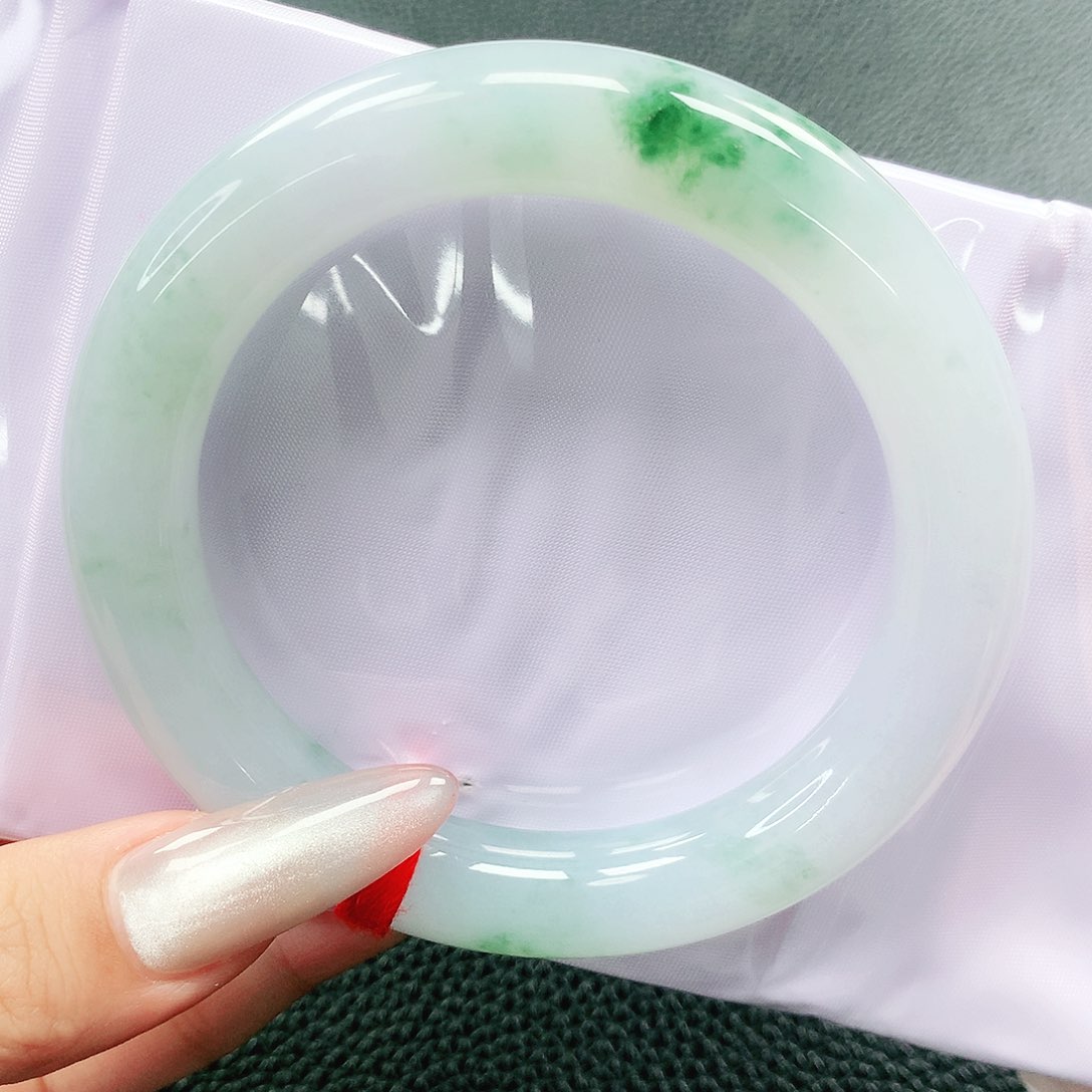 翡翠手镯未镶嵌57圈