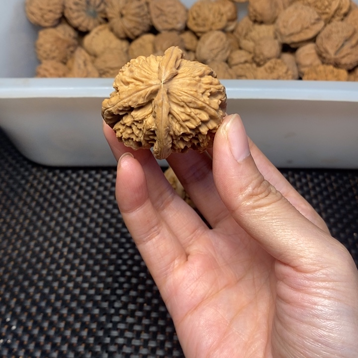 挪***林吊坠文玩核桃文玩核桃异形单只