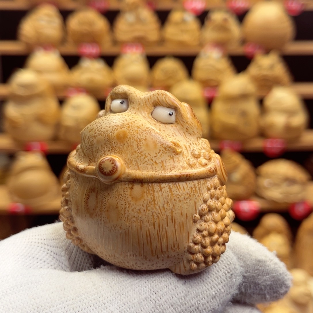 竹竹根雕金蟾手把件