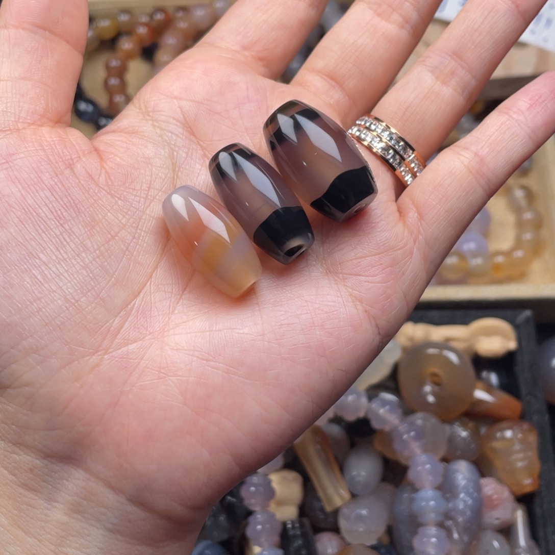 啤***雄玛瑙/玉髓未镶嵌珠宝奇石