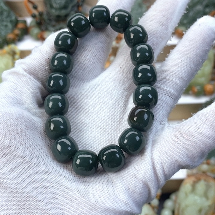 【闪购商品】透闪石质玉手串未镶嵌挣****鬼