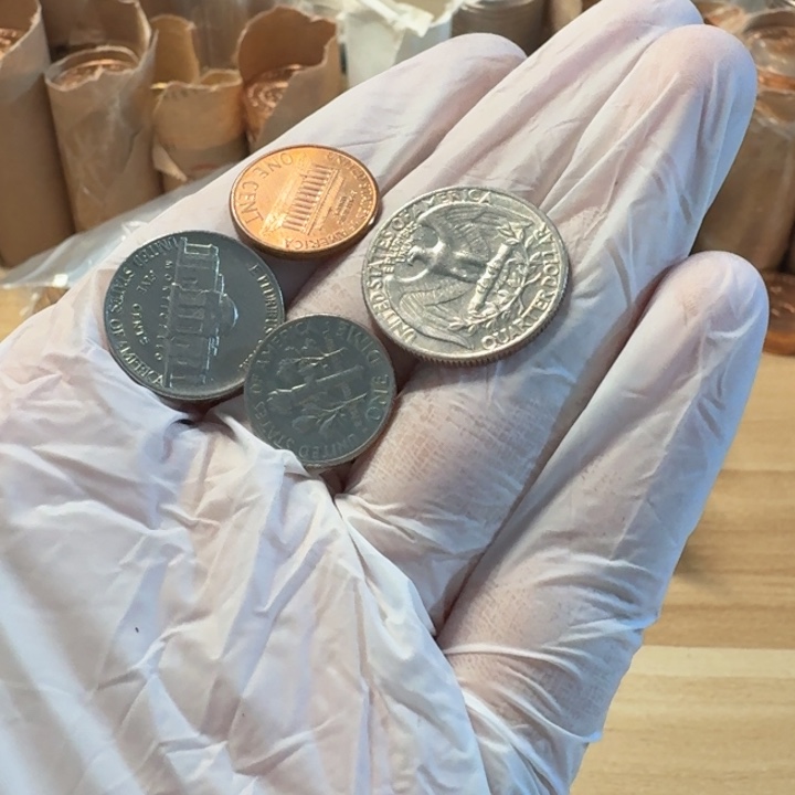 其他普通金属4枚一套，看图（光的弱币）