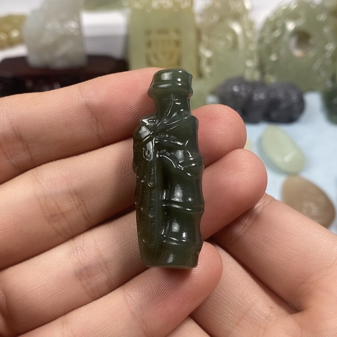 和田玉未镶嵌挂件