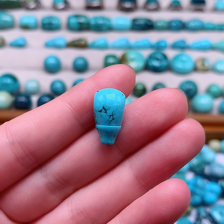 绿松石颈饰未镶嵌