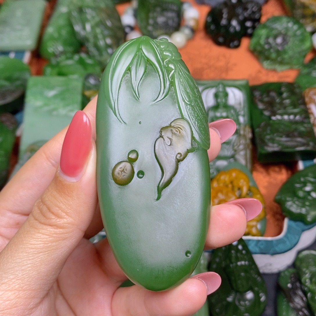 醇***境和田玉未镶嵌颈饰