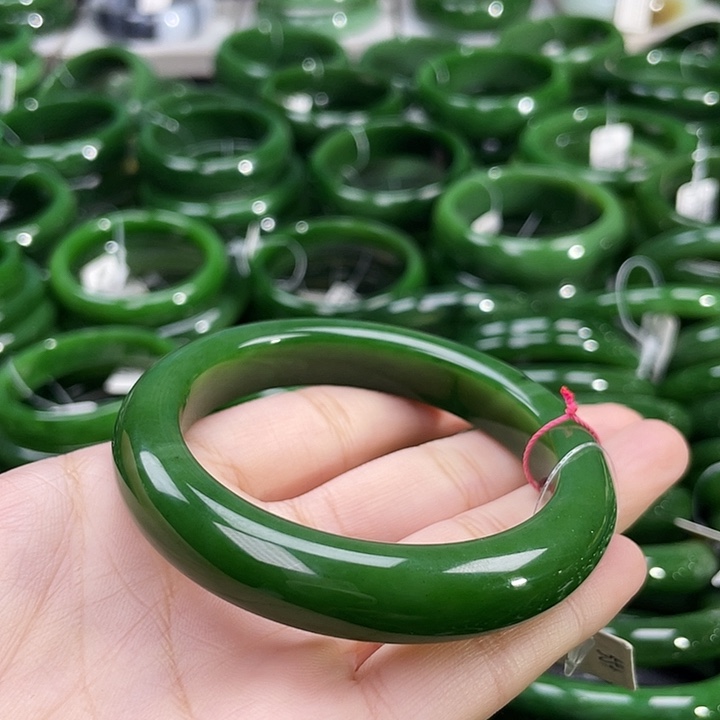 未镶嵌手镯和田玉（碧玉）