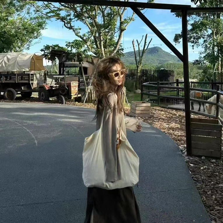 单肩包薄款秋季做旧显瘦可折叠托特包磁扣透气水洗