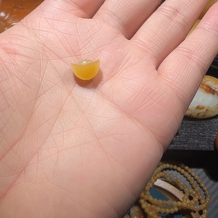 小***一和田玉（糖玉）未镶嵌车挂