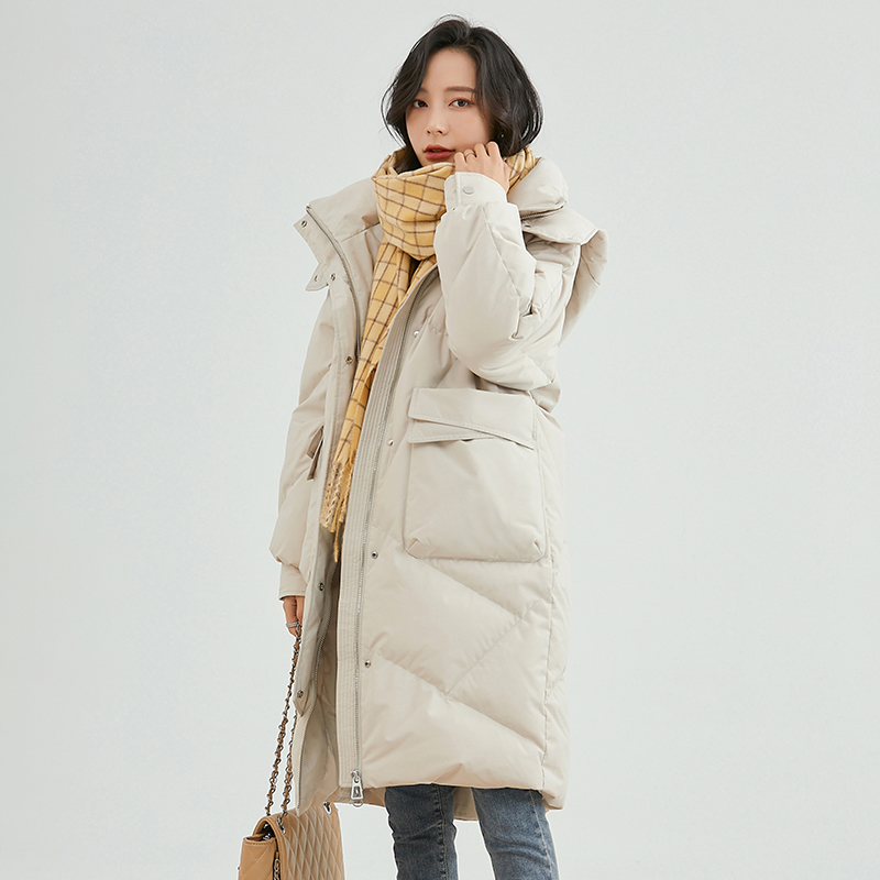 知汝懿大口袋连帽长款羽绒服