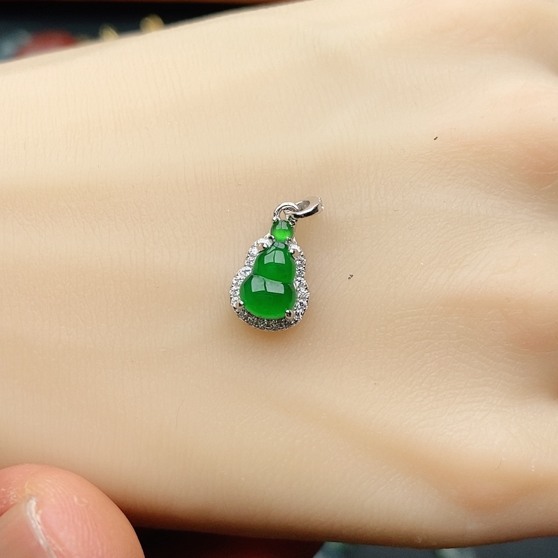 翡翠颈饰银S925镶嵌桂****3吊坠