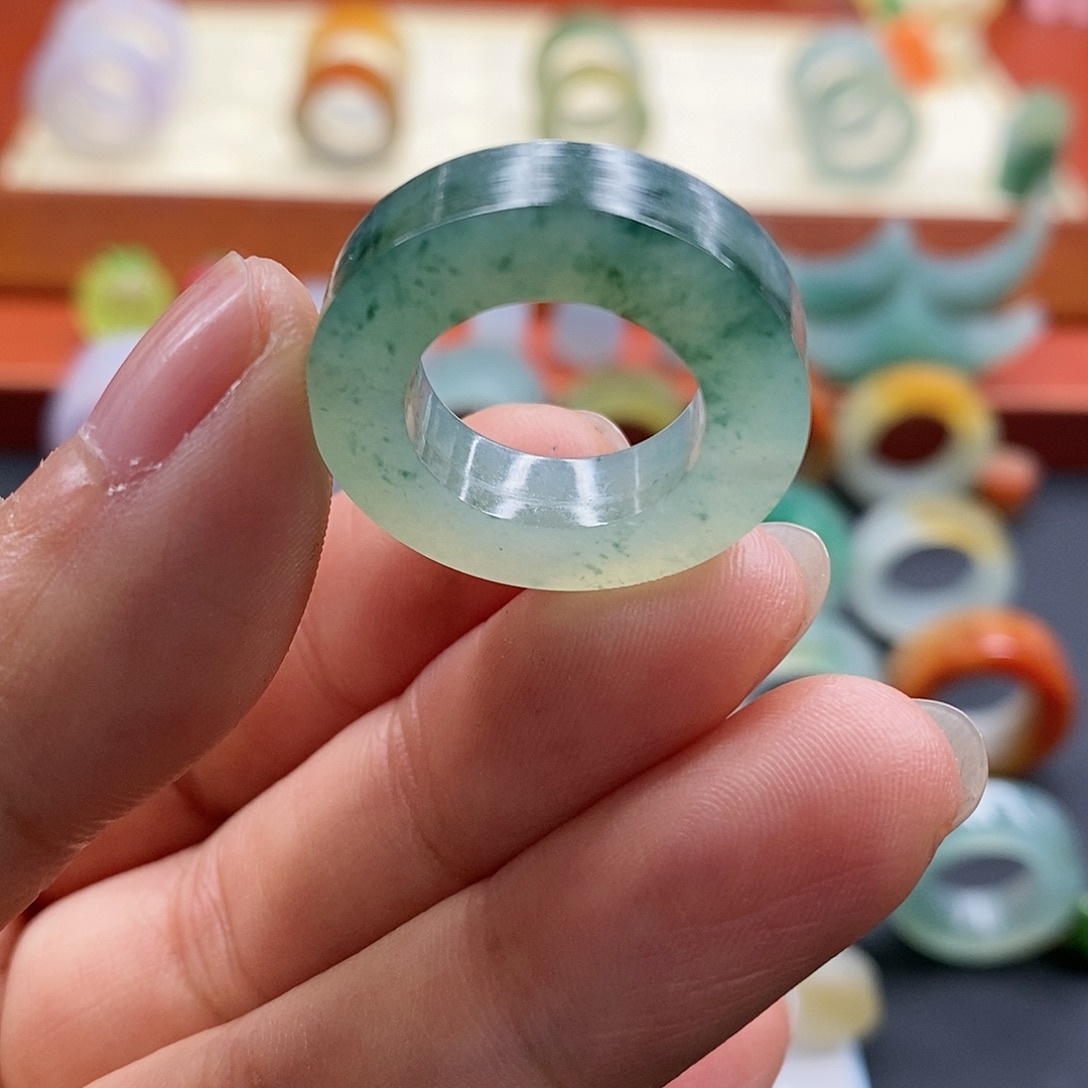 定制翡翠未镶嵌9-18圈口