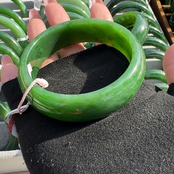 和田玉（碧玉）未镶嵌手镯