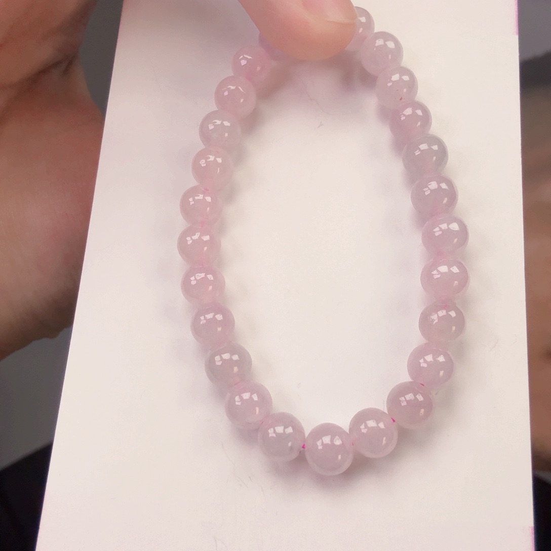 翡翠未镶嵌颈饰一件