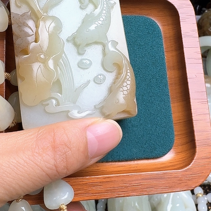 海***山瓷片新号开播瓷盘一件