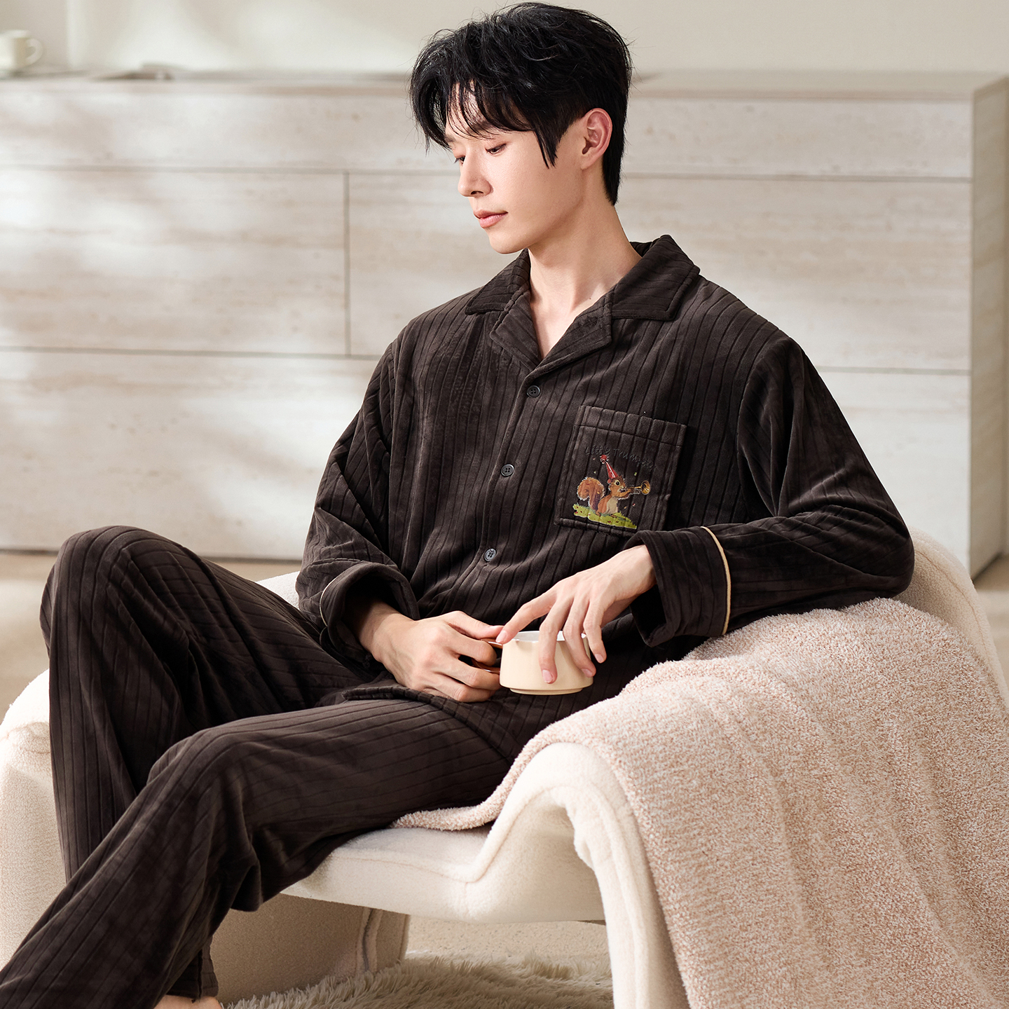 海岛绒冬季新款睡衣男双面加绒加厚保暖锁温时尚高品质家居服套装