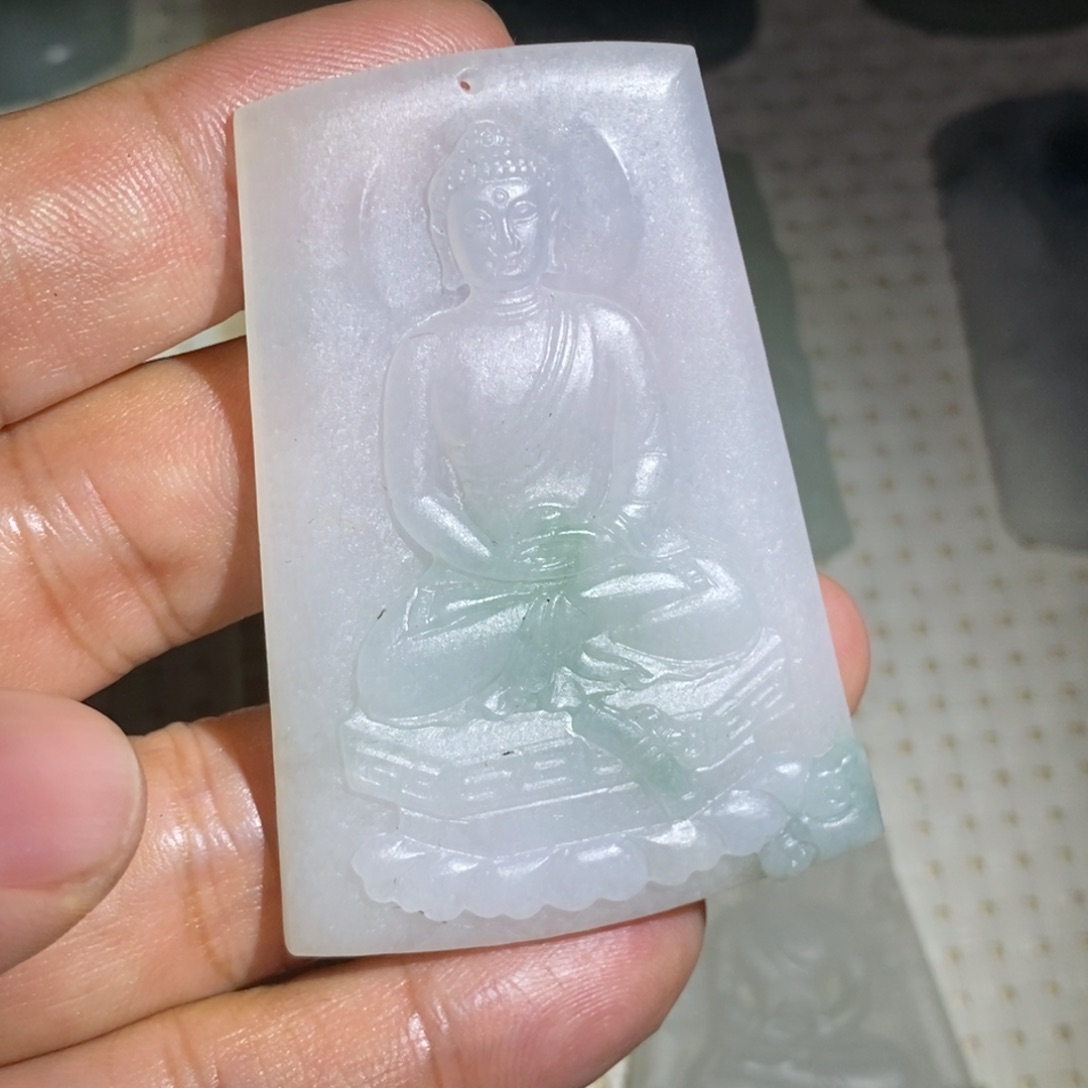定制翡翠未镶嵌毛货 大日如来