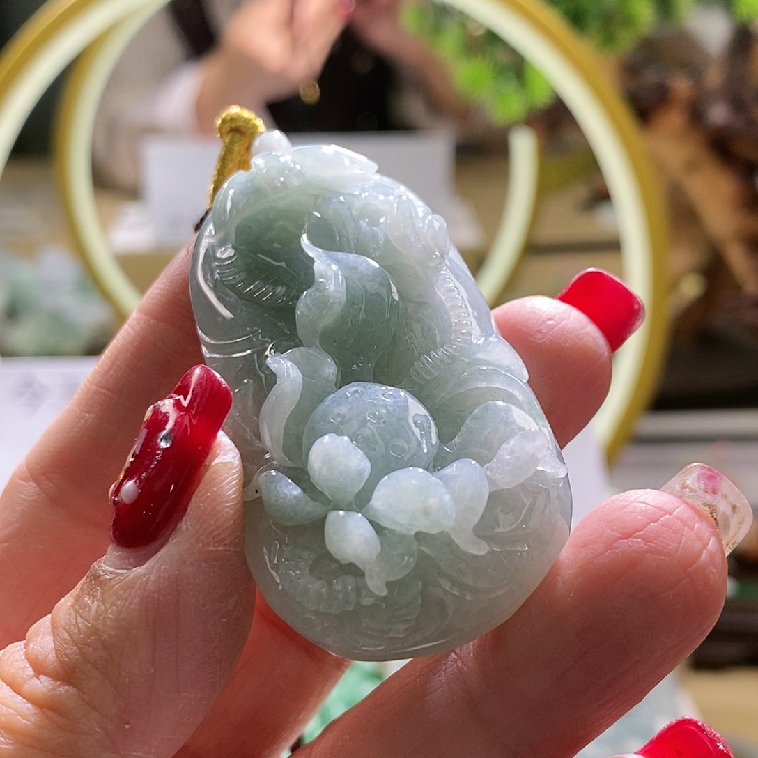 【闪购商品】翡翠颈饰未镶嵌花