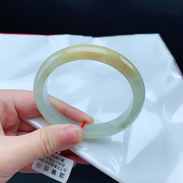 翡翠手镯未镶嵌54贵