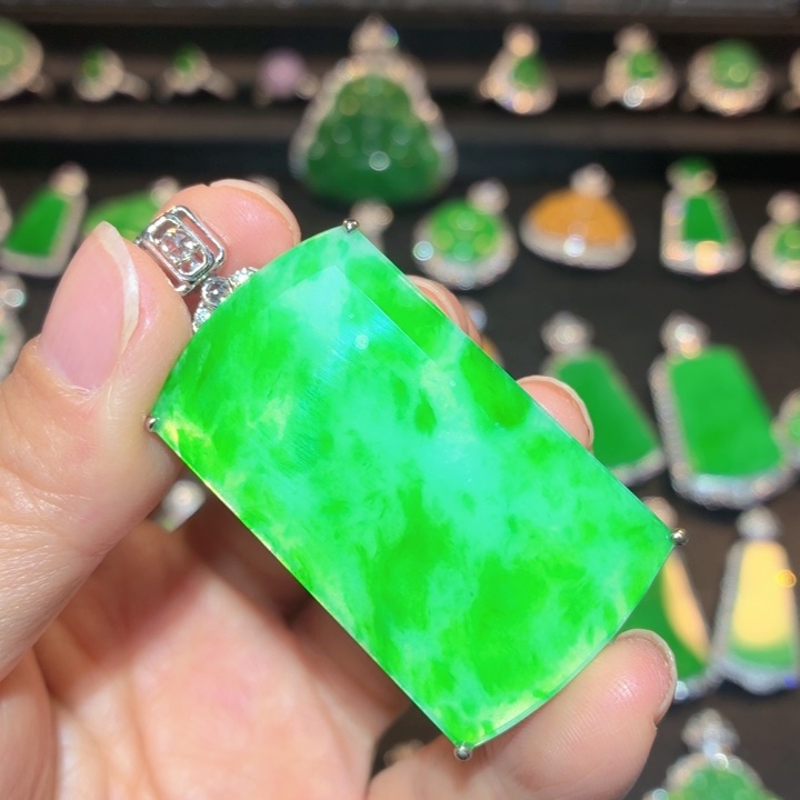 翡翠18K金镶嵌吊坠(不含链)翡翠